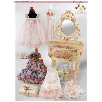 Σετ βάπτισης μπουντουάρ με λουλούδια ΣΕΤ ΒΑΠΤΙΣΗΣ ΚΟΡΙΤΣΙ